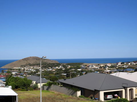 38 Wright Tce Encounter Bay - Sydney 4u 0