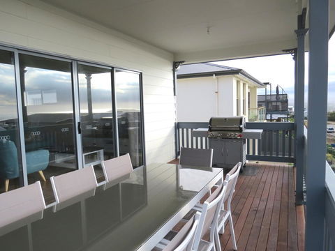 38 Wright Tce Encounter Bay - Sydney 4u 5