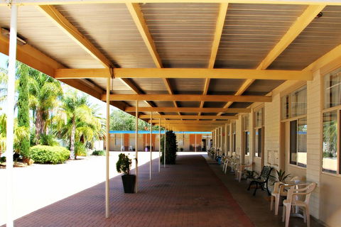 Renmark Motor Inn - Sydney 4u 5