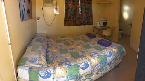 A1Cabins - Sydney 4u 5