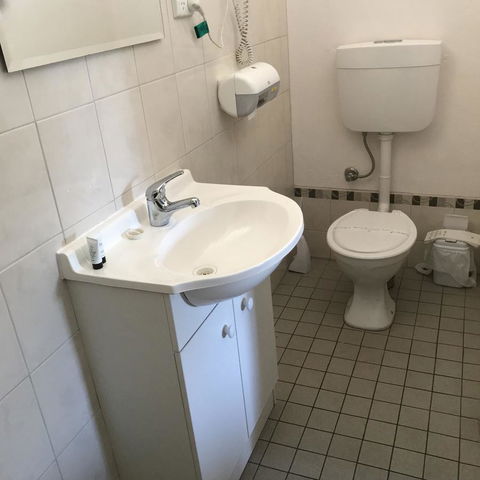 Travelway Motel - Sydney 4u 1