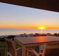 Luxurious 3 bedroom beachfront - panoramic views - Sydney 4u