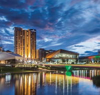 Executive 3 Bedroom Apartment  Internet  Parking - Sydney 4u