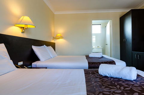 Abcot Inn - Sydney 4u 11