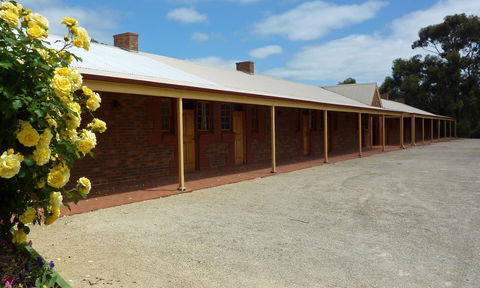 Coonawarra Place Motor Inn - Sydney 4u 21