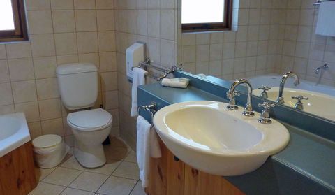 Coonawarra Place Motor Inn - Sydney 4u 18