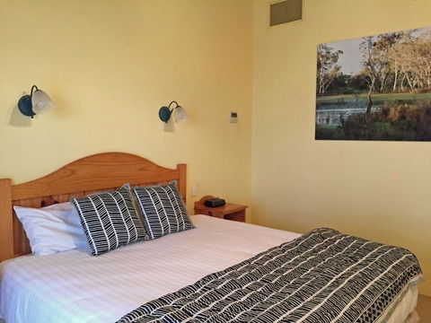 Coonawarra Place Motor Inn - Sydney 4u 2
