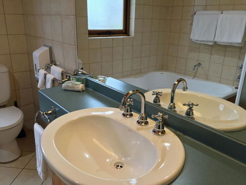 Coonawarra Place Motor Inn - Sydney 4u 44