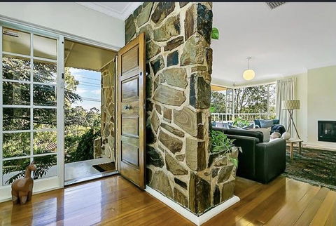 Stunning House With Beautiful Entertainment Area!! - Sydney 4u 0