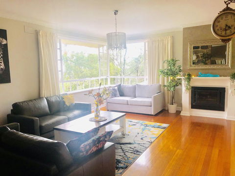 Stunning House With Beautiful Entertainment Area!! - Sydney 4u 1