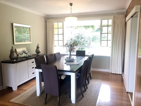 Stunning House With Beautiful Entertainment Area!! - Sydney 4u 6