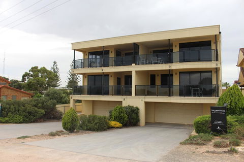 The Lighthouse - Beachfront Accommodation - Sydney 4u 0