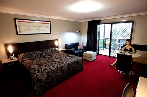 Cattlemans Country Motor Inn & Serviced Apartments - Sydney 4u 8