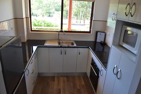 Cattlemans Country Motor Inn & Serviced Apartments - Sydney 4u 40