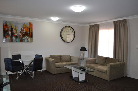 Cattlemans Country Motor Inn & Serviced Apartments - Sydney 4u 41