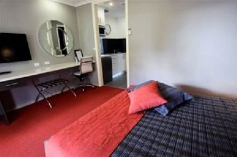 Cattlemans Country Motor Inn & Serviced Apartments - Sydney 4u 30
