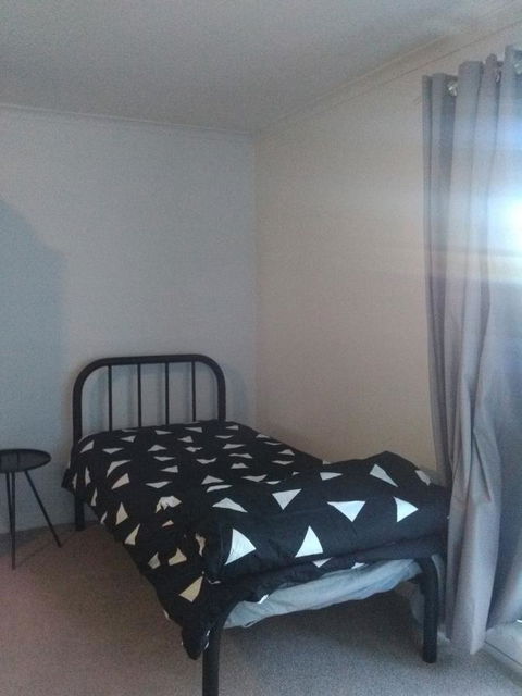 Hilltop Escape - Sydney 4u 13