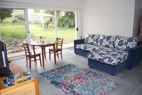 Back Valley Farmstay Bed And Breakfast - Sydney 4u 4