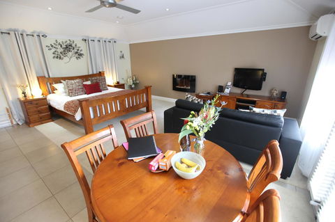One Tree Bed And Breakfast - Sydney 4u 16