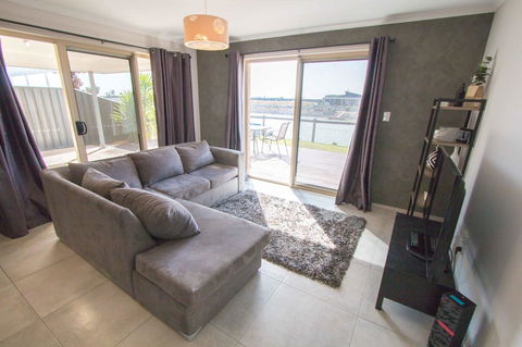 Waterfront On Jefferson, At Wellington Marina, SA - Sydney 4u 6