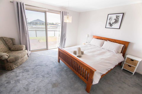 Waterfront On Jefferson, At Wellington Marina, SA - Sydney 4u 9