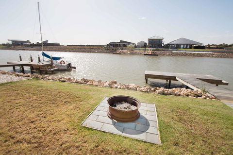 Waterfront On Jefferson, At Wellington Marina, SA - Sydney 4u 2