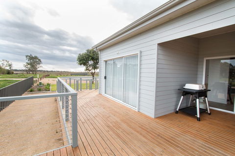 Wellington Lake Retreat - Sydney 4u 9