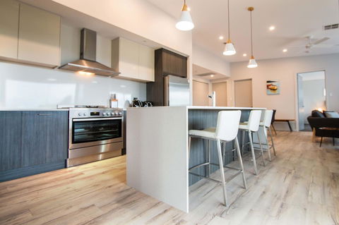 Wellington Lake Retreat - Sydney 4u 1