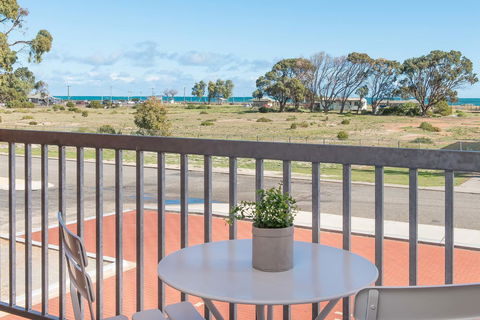 Jurien Bay Motel Apartments - Sydney 4u 22