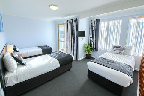 Pelicans Albany Middleton Beach - Sydney 4u 35