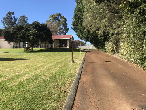 Karri Forest Motel - Sydney 4u 2
