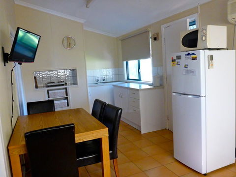 Lazy Lobster Holiday Units & Chalets - Accommodation Sydney 24