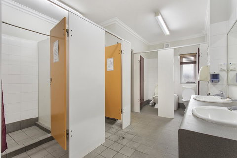 The Emperors Crown Hostel - Accommodation Sydney 25