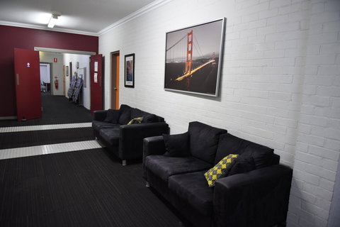 The Emperors Crown Hostel - Accommodation Sydney 9