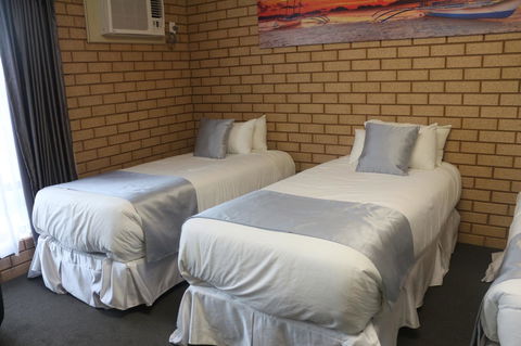 Carnarvon Motel - Sydney 4u 12