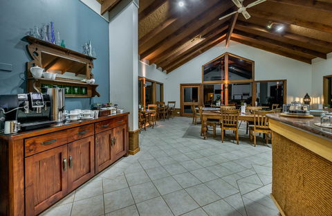Chimes Spa Retreat - Sydney 4u 5