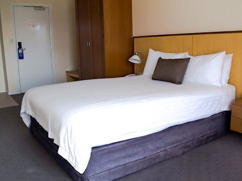 Ocean Beach Hotel - Sydney 4u 2