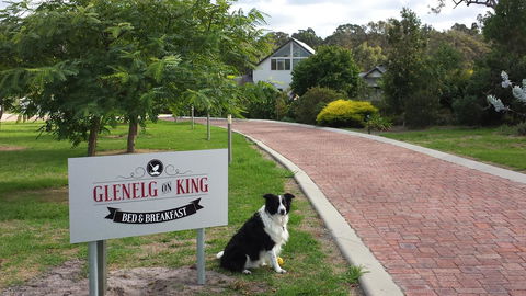 Glenelg On King Bed & Breakfast - Sydney 4u 12
