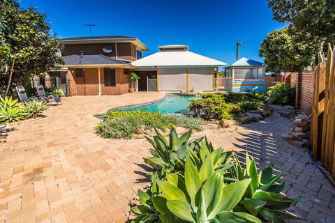 Yanchep Beach Retreat - Sydney 4u 25