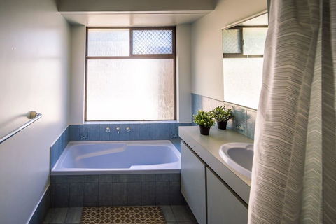 Yanchep Beach Retreat - Sydney 4u 41
