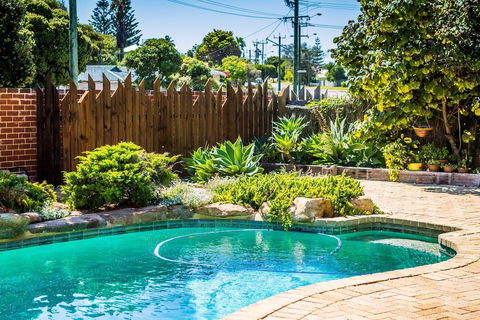 Yanchep Beach Retreat - Sydney 4u 20