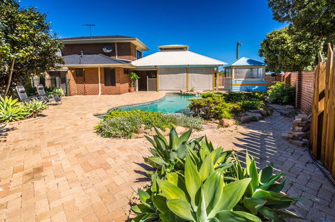 Yanchep Beach Retreat - Sydney 4u 13