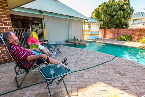 Yanchep Beach Retreat - Sydney 4u 7