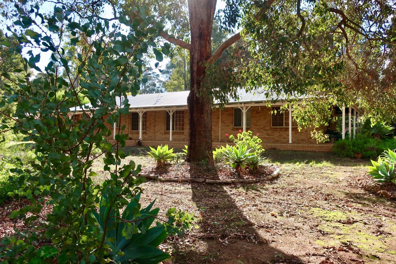 Mundaring Dc WA Sydney 4u