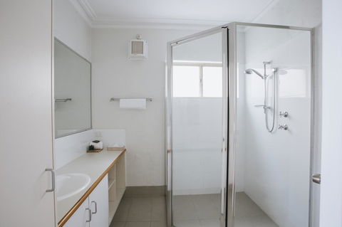 Canal Rocks Beachfront Apartments - Sydney 4u 34