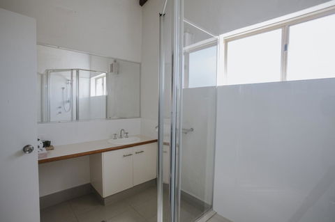 Canal Rocks Beachfront Apartments - Sydney 4u 13