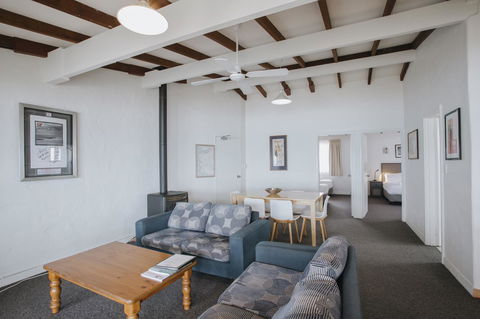 Canal Rocks Beachfront Apartments - Sydney 4u 38