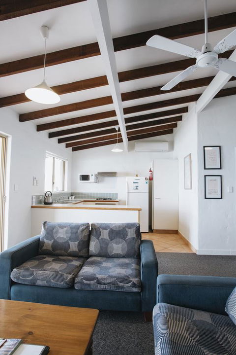 Canal Rocks Beachfront Apartments - Sydney 4u 4