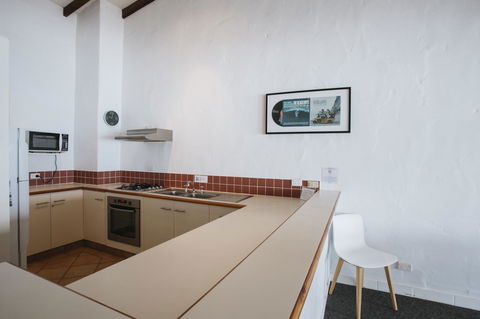 Canal Rocks Beachfront Apartments - Sydney 4u 25