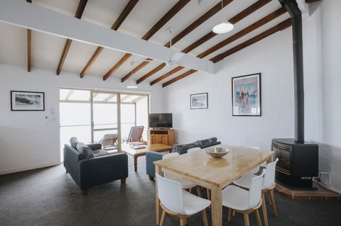 Canal Rocks Beachfront Apartments - Sydney 4u 22